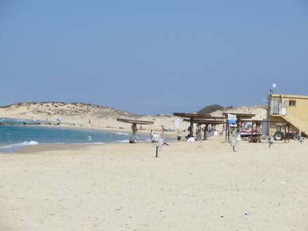 %D7%97%D7%95%D7%A3-%D7%90%D7%A7%D7%95%D7%95%D7%93%D7%95%D7%A7%D7%98-caesarea-haifa-district beach