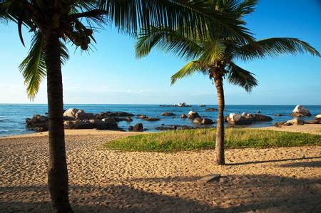 %E4%BA%9A%E9%BE%99%E6%B9%BE-jiyang-district-hainan-province beach