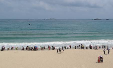 %E4%BA%9A%E9%BE%99%E6%B9%BE-jiyang-district-hainan-province beach