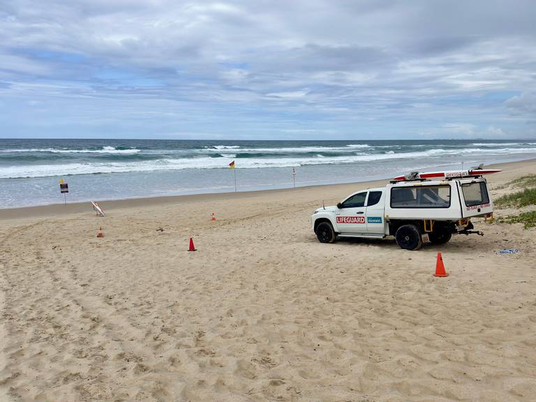 the-spit-beach-gold-coast-queensland beach