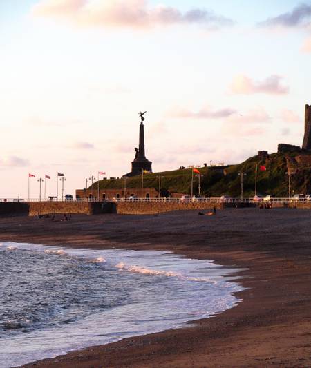 traeth-y-de-south-beach-aberystwyth-wales beach