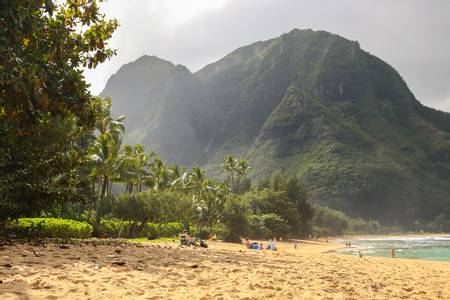 tunnels-beach-wainiha-hawaii beach