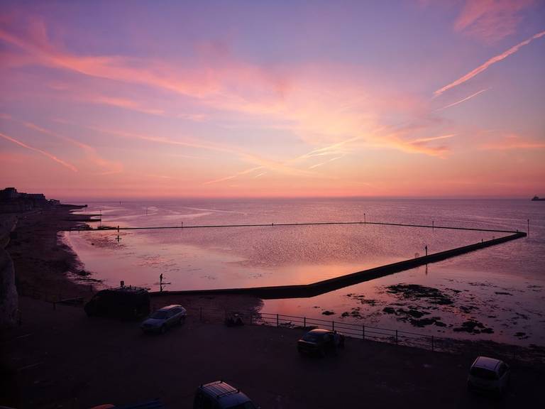 walpole-bay-margate-england beach