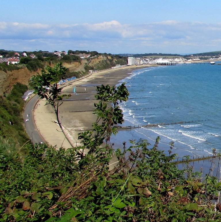 welcome-beach-shanklin-england beach