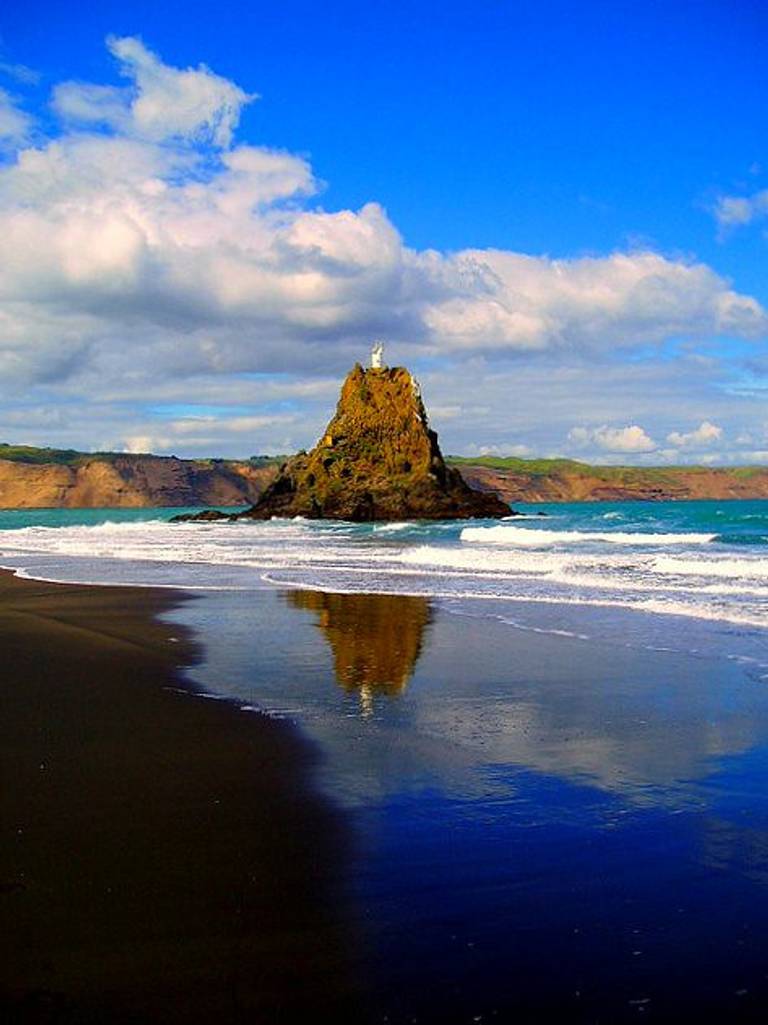 whatipu-beach-waitakere-ranges-auckland beach