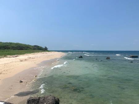 yufu-fishing-harbor-lambai-island beach