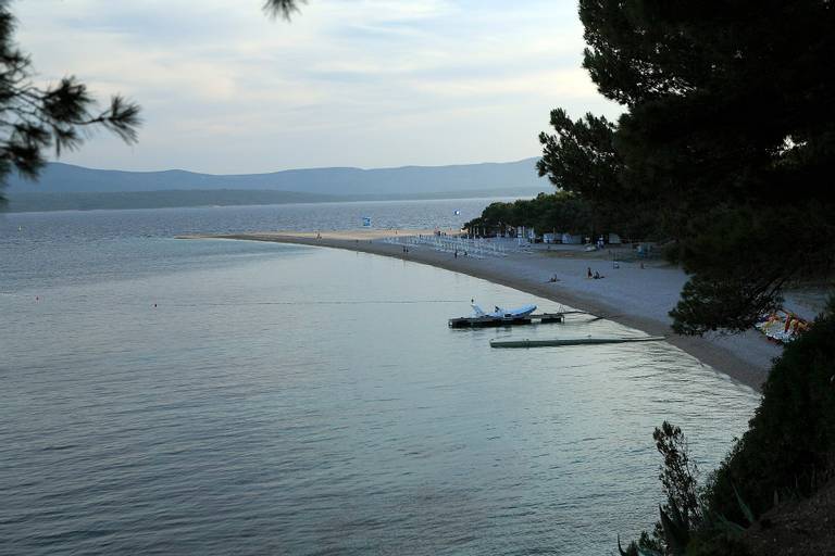 zlatni-rat-bol beach