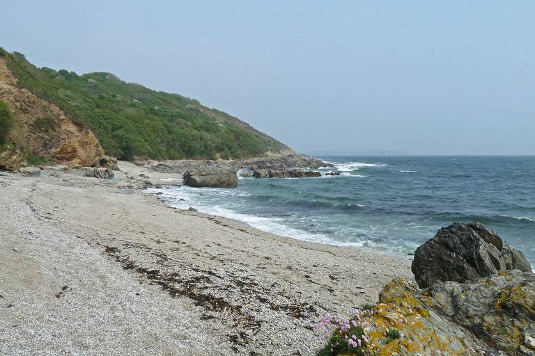 arthurs-beach-sunny-cove-falmouth-england beach