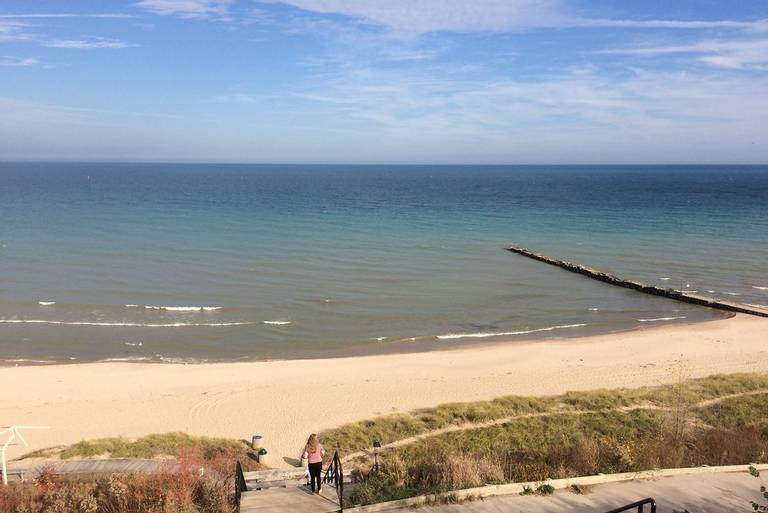 atwater-beach-milwaukee-wisconsin beach