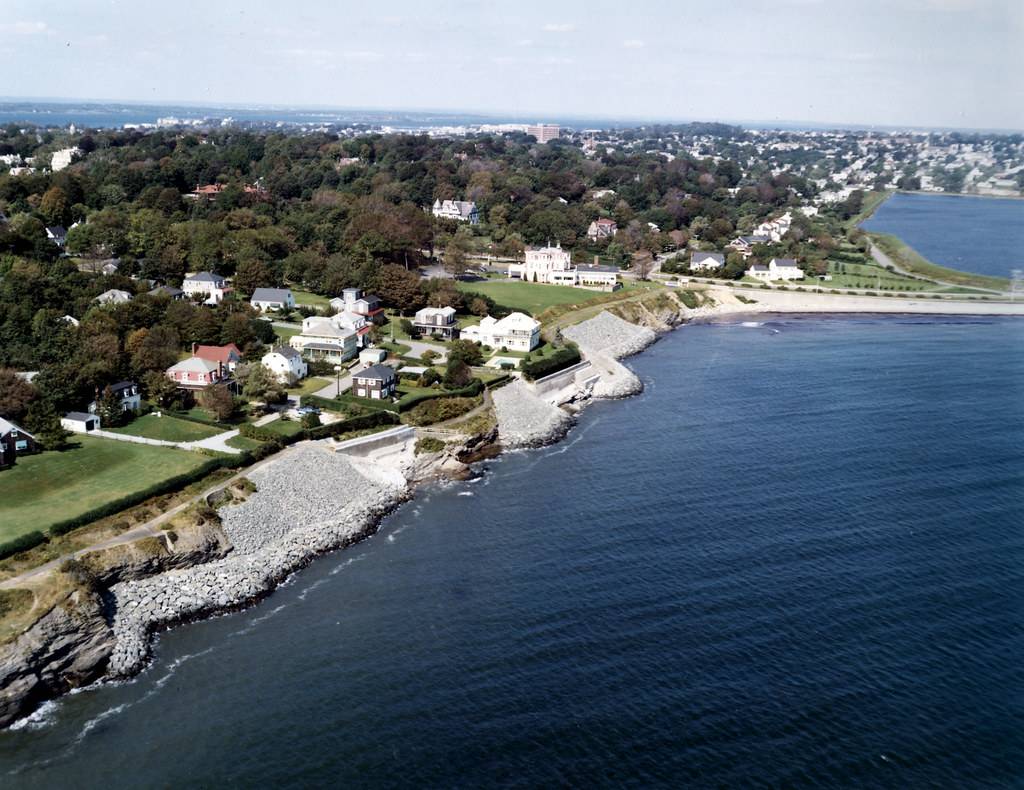 Bailey Beach 2023 Guide (with Photos) Best beaches to visit in Newport