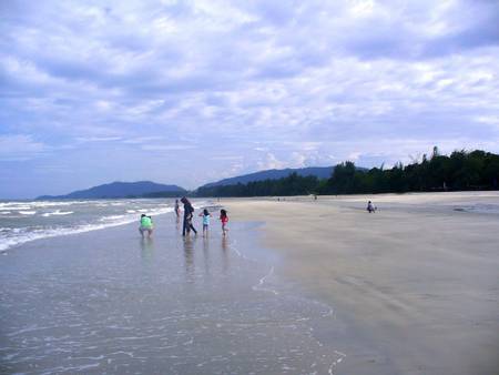 balok-beach-cherating-pahang beach
