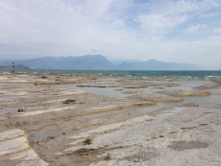 beach-sirmione-lombardy beach