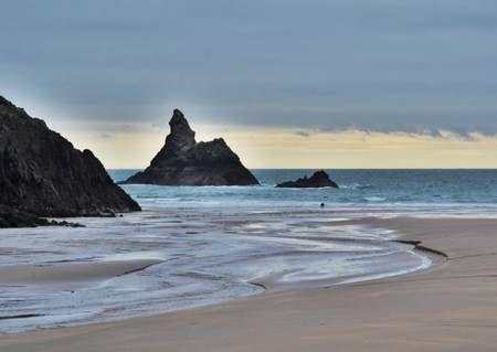 broad-haven-south-stackpole-and-castlemartin-wales beach