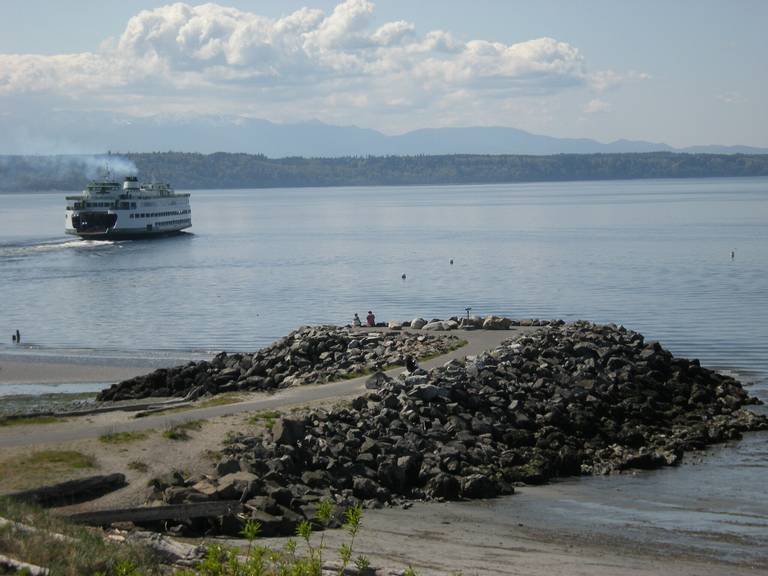 bracketts-landing-edmonds-washington beach