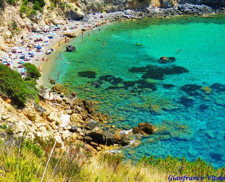 cala-del-gesso-cala-moresca-tuscany beach