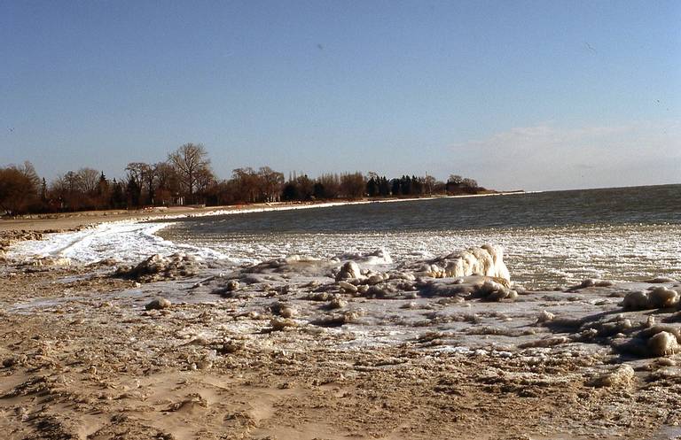 cobourg-beach-cobourg-ontario beach