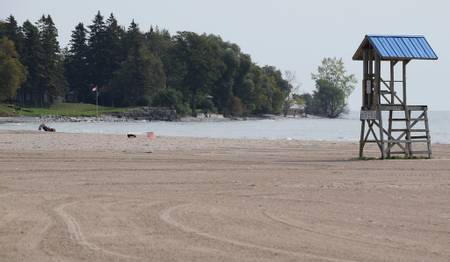 cobourg-beach-cobourg-ontario beach