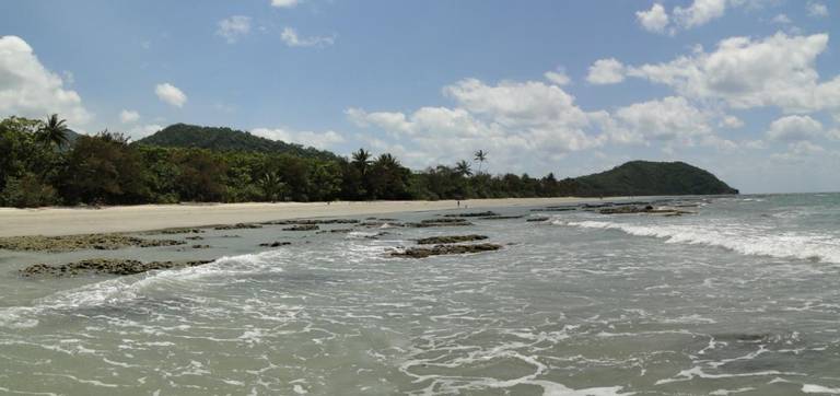 coconut-beach-dunk-queensland beach