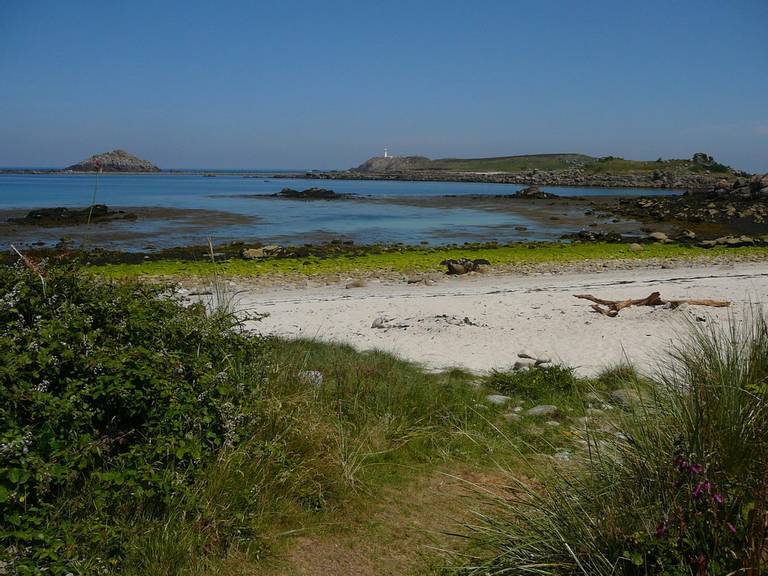 cradle-porth-tresco-england beach