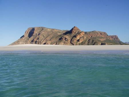 detwah-lagoon-ramsar-site-socotra-island beach