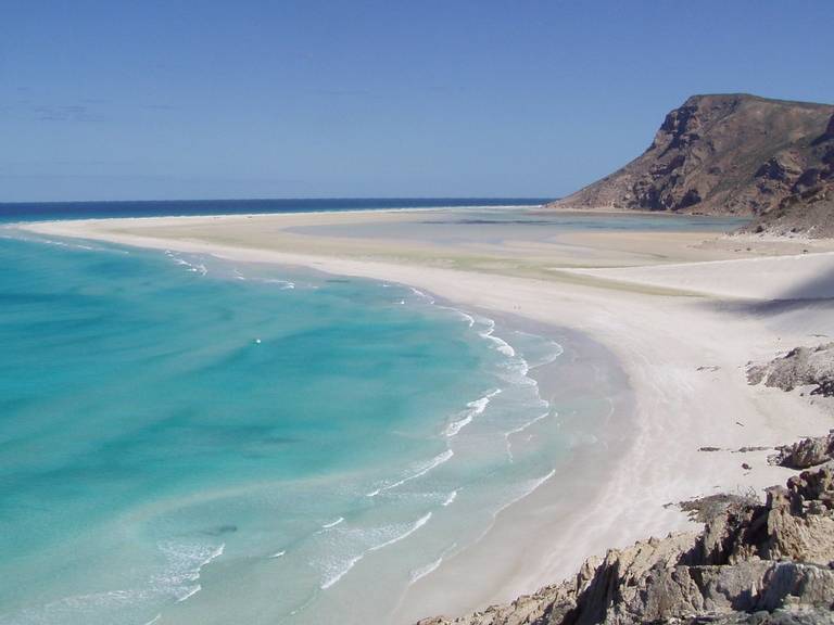 detwah-lagoon-ramsar-site-socotra-island beach