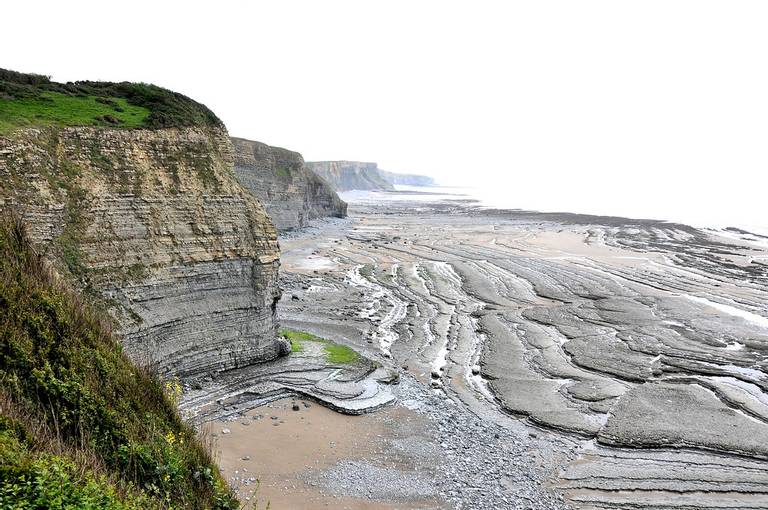 dunraven-bay-vale-of-glamorgan beach