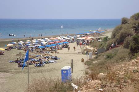 faros-beach-pervolia-cyprus beach