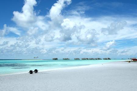 finolhu-baa-atoll beach