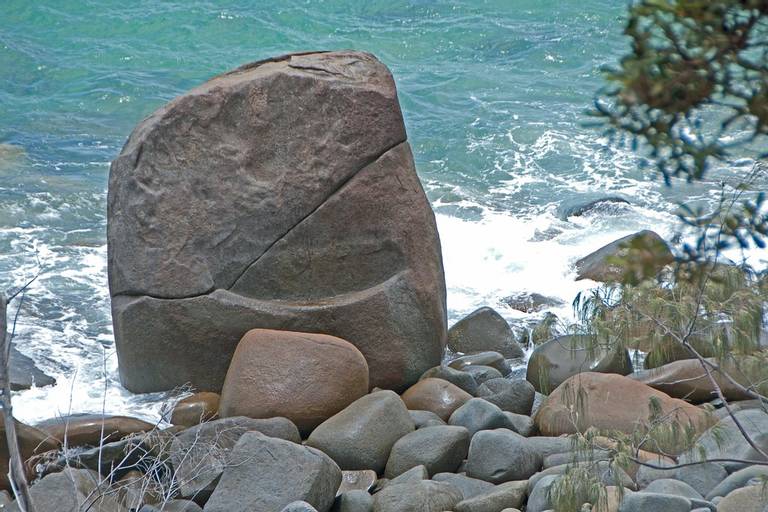 granite-bay-noosa-heads-queensland beach