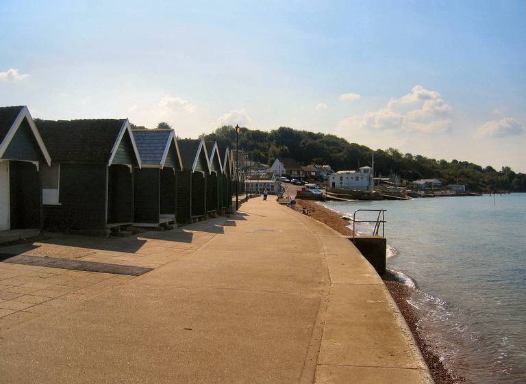 gurnard-beach-isle-of-wight-england beach