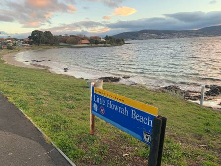 howrah-beach-hobart-tasmania beach