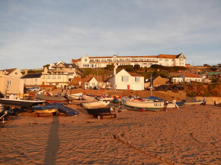 inner-hope-hope-cove-england beach