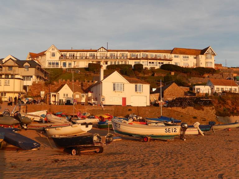 inner-hope-hope-cove-england beach