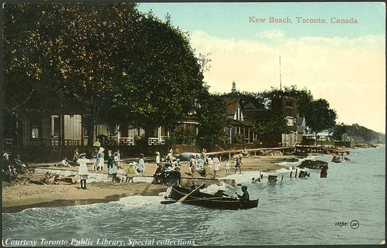 kew-beach-old-toronto-ontario beach