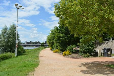 la-plage-le-chambon-sur-lignon-auvergne-rhone-alpes beach