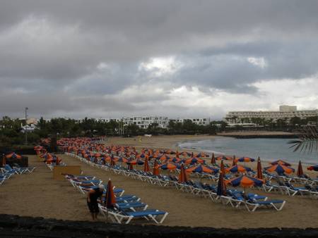 las-cucharas-costa-teguise beach