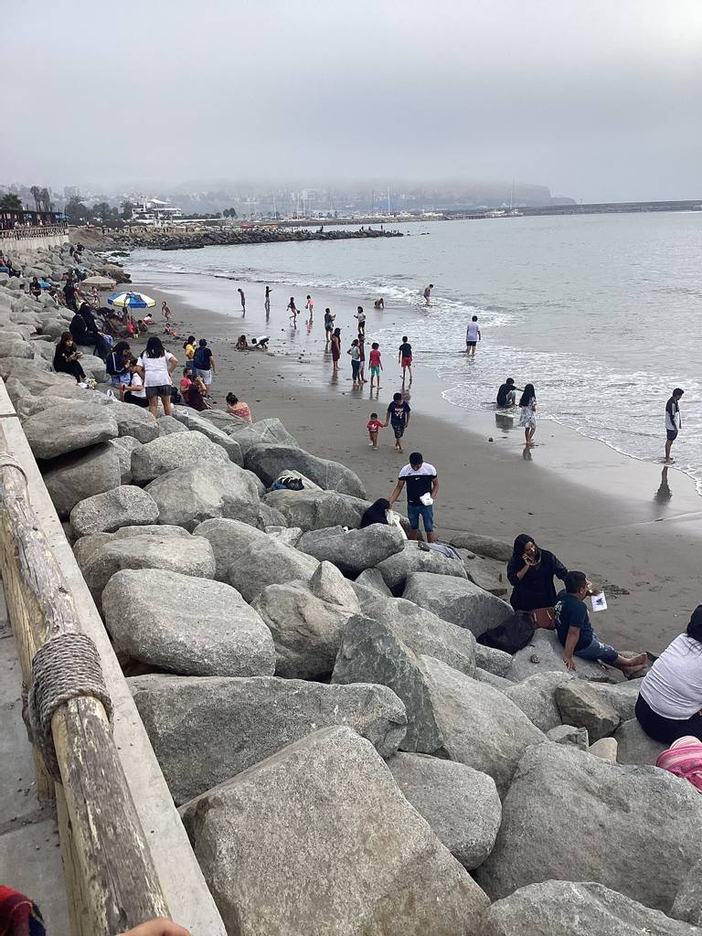 los-yuyos-barranco-lima beach