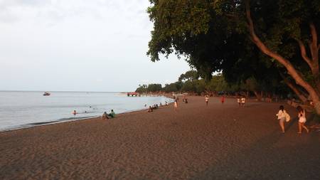 lovina-beach-kaliasem-bali beach