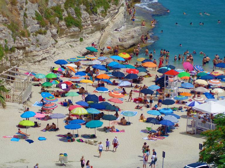 mare-piccolo-tropea beach