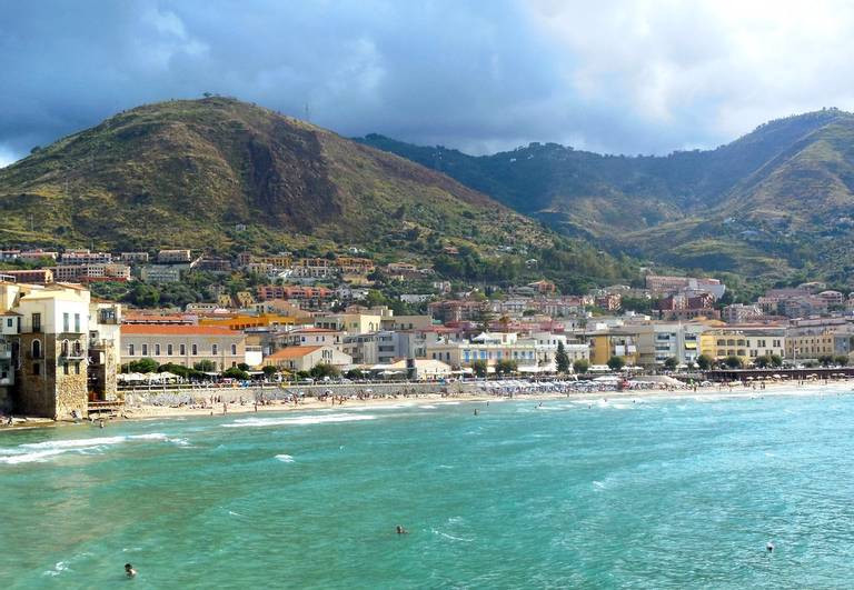 marina-castel-di-tusa-sicily beach