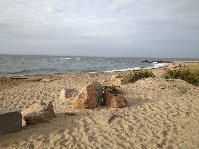 menahaunt-beach-falmouth-massachusetts beach