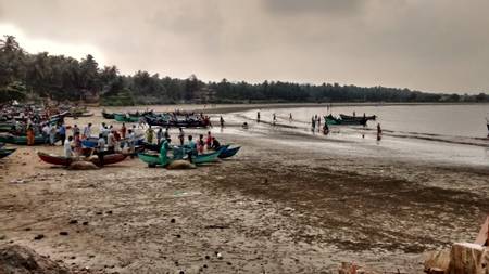murudeshwara-beach-bailuru-karnataka beach