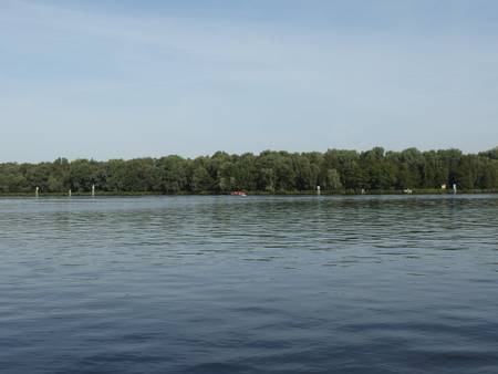 nieuwe-meer-westzijde-oeverlanden-amsterdam-north-holland beach