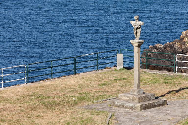 o-castelo-quenxe-galicia beach