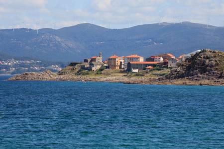 o-peirao-corcubi%C3%B3n-galicia beach