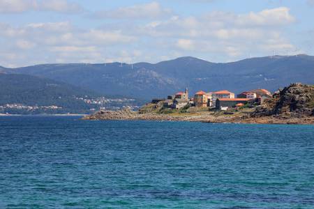 o-peirao-corcubi%C3%B3n-galicia beach