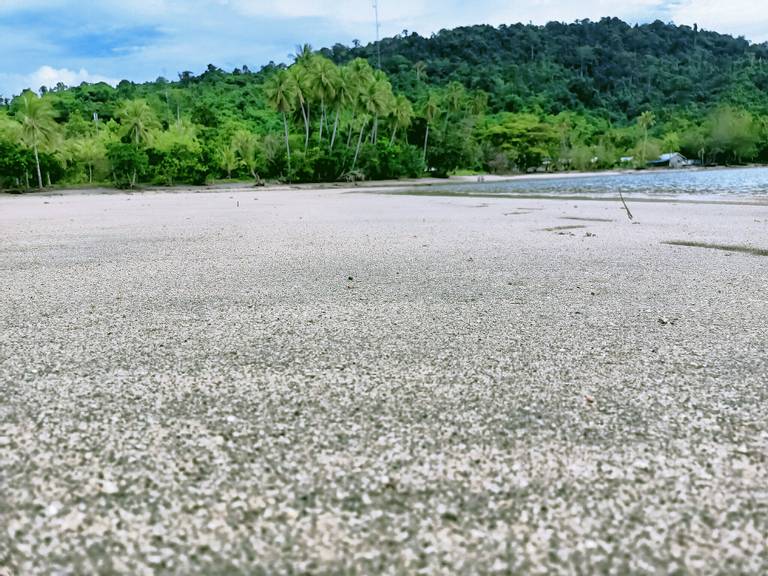 pantai-cenderawasih-besut-terengganu beach