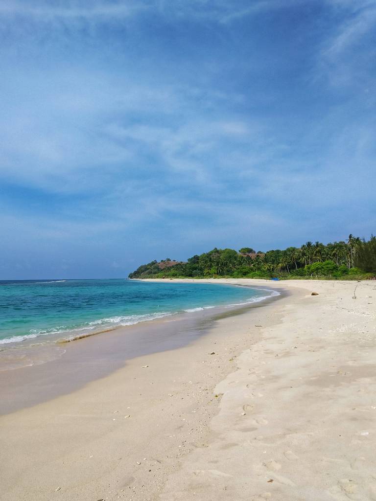 pantai-lampuuk-lhok-nga-aceh beach