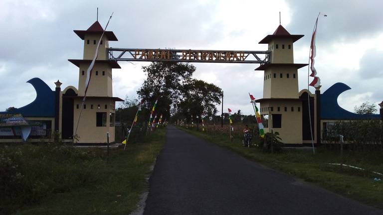 pantai-setrojenar-kebumen-central-java beach