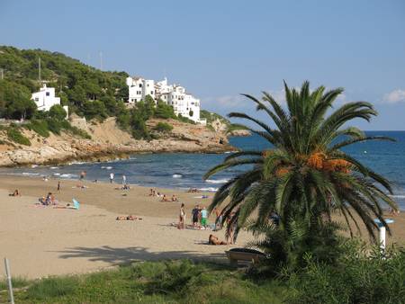 platja-daiguadol%C3%A7-sitges-catalonia beach